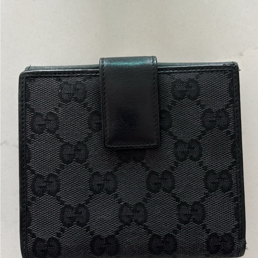 Authentic Gucci Black Canvas & Leather Bifold Wallet with Gold Plaque - Picture 3 of 10